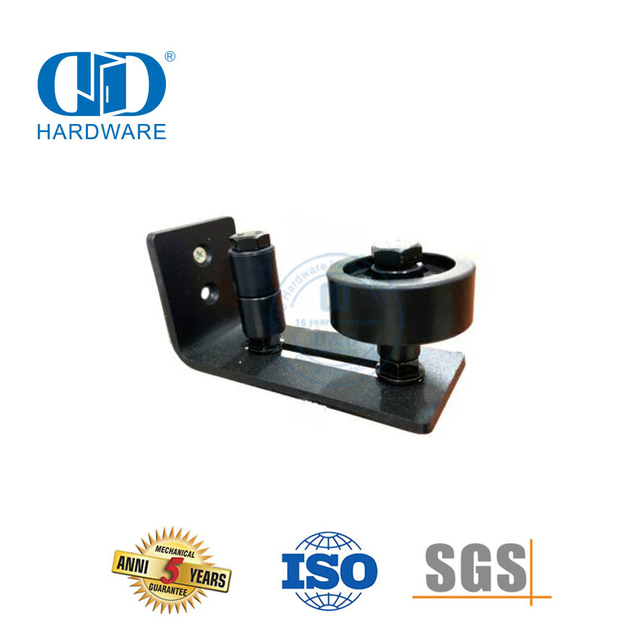 China fábrica de aço inoxidável cor preta acessórios de hardware para porta de celeiro guia de proteção de porta hardware de construção-DDBD075